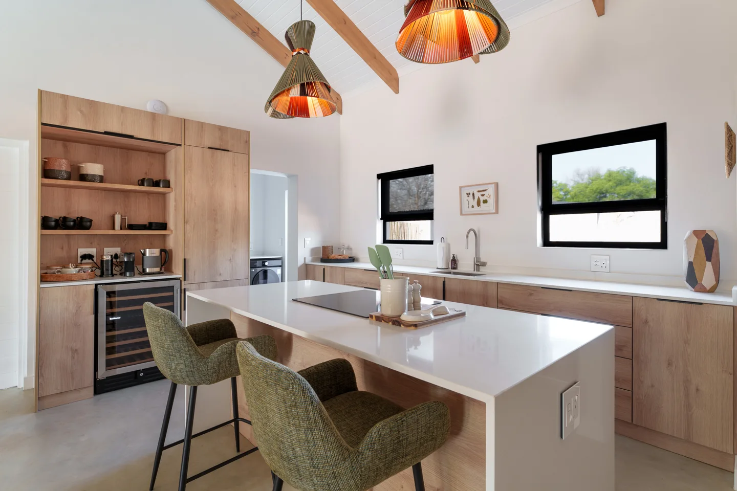 West Villa · keuken en eetruimte