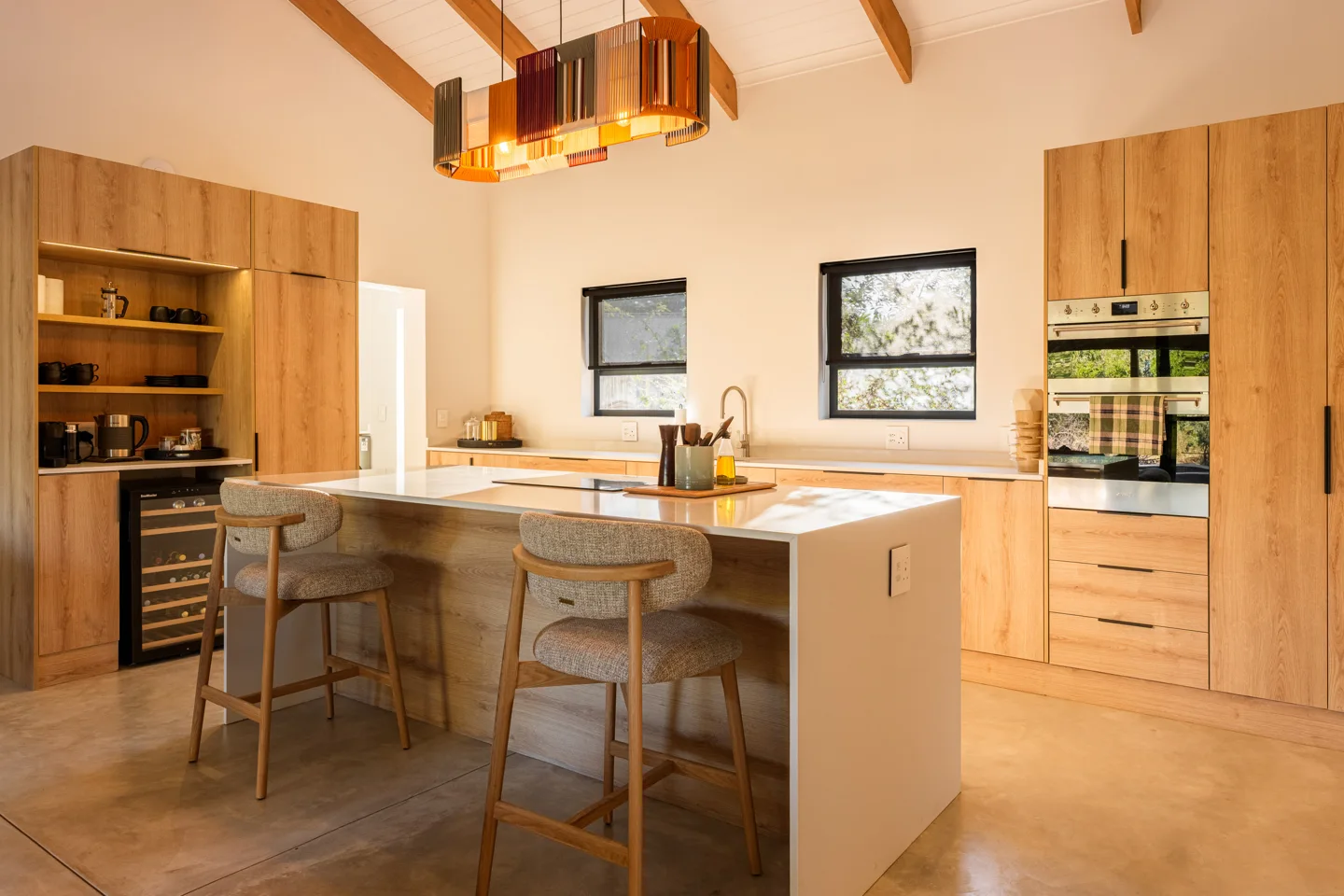 East Villa · de keuken en het kookeiland op maat